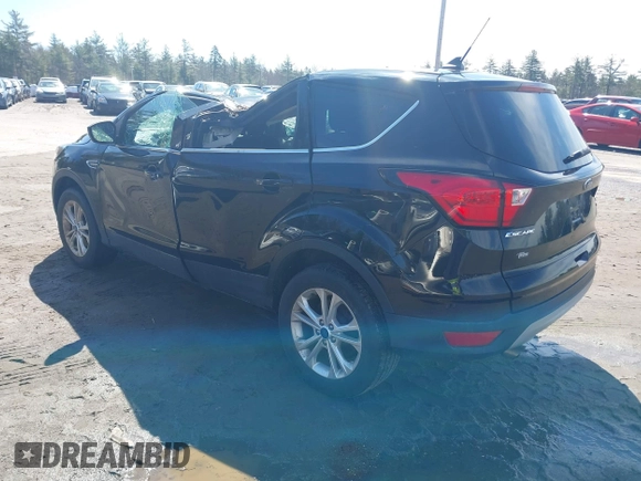 2019 Ford Escape SE z VIN 1FMCU9GD9KUA66049, wystawiony jako IAAI lot #41901054 z przebiegiem 35 545 mil mil oraz . Historia ofert i sprzedaży dostępna na DreamBid. Obrazek 3.