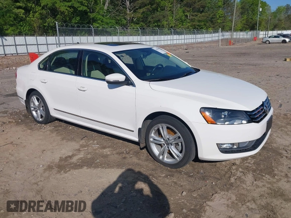 2015 Volkswagen Passat SE с VIN 1VWBV7A33FC060015, выставлен на аукционе IAAI как лот 42039292 с пробегом 52 110 миль миль и . История ставок и продаж доступна на DreamBid. Изображение 1.