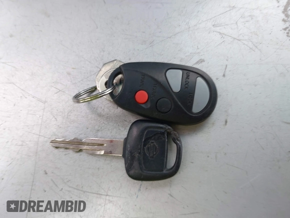2000 Nissan Maxima GXE z VIN JN1CA31D0YT754624, wystawiony jako IAAI lot #42299290 z przebiegiem 81 958 mil mil oraz . Historia ofert i sprzedaży dostępna na DreamBid. Obrazek 11.