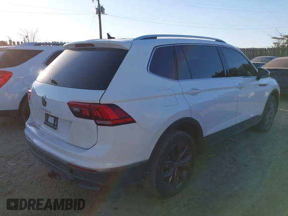2022 Volkswagen Tiguan SE with VIN 3VV3B7AX0NM138994, listed as a IAAI auction lot 41441272 with 404,588 mi miles and . Bid and sale history available at DreamBid. Image 4.