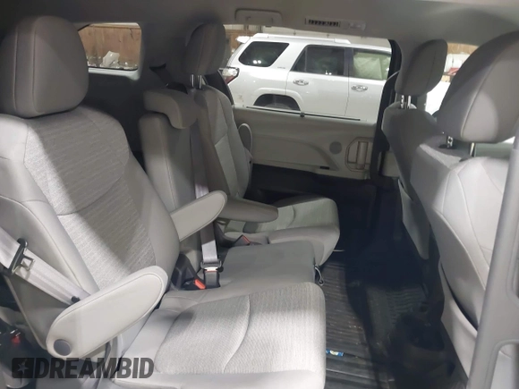 2021 Toyota Sienna LE with VIN 5TDKRKEC9MS043624, listed as a IAAI auction lot 41905045 with 63,993 mi miles. Bid and sale history available at carsss.com. Image 8.
