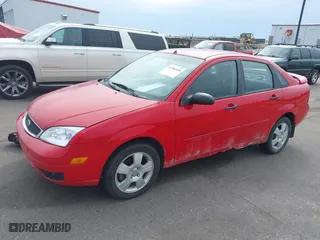 2007 Ford Focus S with VIN 1FAHP34N37W179508, listed as a IAAI auction lot 41984406 with 145,616 mi miles. Bid and sale history available at carsss.com. Image 2.