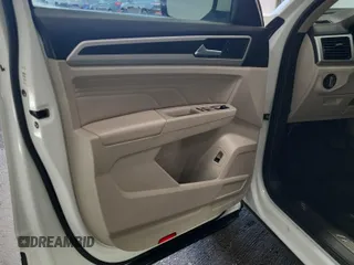 2023 Volkswagen Atlas SE с VIN 1V2HR2CA7PC526108, выставлен на аукционе IAAI как лот 42844449 с пробегом 38 696 миль миль и . История ставок и продаж доступна на DreamBid. Изображение 42.
