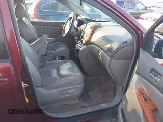 2006 Toyota Sienna XLE with VIN 5TDZA22CX6S572335, listed as a IAAI auction lot 41767852 with 200,464 mi miles. Bid and sale history available at carsss.com. Image 5.