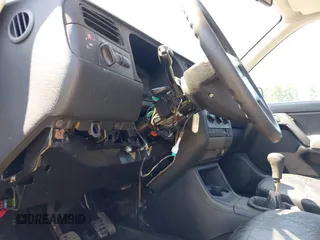 1995 Volkswagen Jetta GLS z VIN 3VWSC81H7SM082888, wystawiony jako IAAI lot #42440198 z przebiegiem 96 029 mil mil oraz . Historia ofert i sprzedaży dostępna na DreamBid. Obrazek 13.