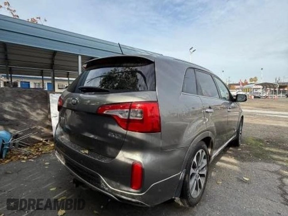 2015 Kia Sorento SX Limited with VIN 5XYKW4A79FG614218, listed as a Copart auction lot 83112614 with 161,345 mi miles and Clean Title. Bid and sale history available at carsss.com. Image 4.