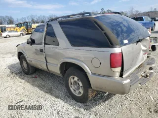 2001 GMC Jimmy SLS Base with VIN 1GKCS18W51K124992, listed as a Copart auction lot 44241285 with 224,803 mi miles and Salvage Title. Bid and sale history available at carsss.com. Image 2.