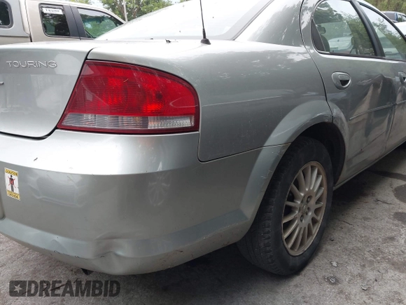 2004 Chrysler Sebring LXi z VIN 1C3EL56R94N401964, wystawiony jako IAAI lot #42315832 z przebiegiem 89 243 mil mil oraz . Historia ofert i sprzedaży dostępna na DreamBid. Obrazek 17.