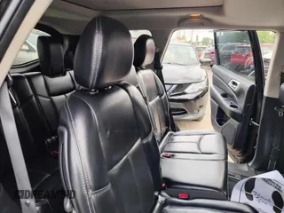 2017 Nissan Pathfinder Platinum with VIN 5N1DR2MM0HC913458, listed as a Copart auction lot 60730635 with 137,054 mi miles and Clean title. Bid and sale history available at DreamBid. Image 6.
