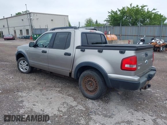 2008 Ford Explorer Sport Trac XLT z VIN 1FMEU51888UA37406, wystawiony jako IAAI lot #42315860 z przebiegiem 151 286 mil mil oraz . Historia ofert i sprzedaży dostępna na DreamBid. Obrazek 3.