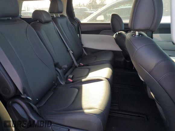 2024 Kia Carnival LX with VIN KNDNB4H32R6432704, listed as a Copart auction lot 84153374 with 9,137 mi miles and Salvage Title. Bid and sale history available at carsss.com. Image 11.