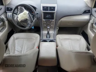 2013 Lincoln MKX z VIN 2LMDJ8JK2DBL35777, wystawiony jako Copart lot #54878005 z przebiegiem 214 730 mil mil oraz Szkody całkowita. Historia ofert i sprzedaży dostępna na DreamBid. Obrazek 8.