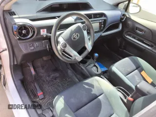 2016 Toyota Prius One z VIN JTDKDTB3XG1126067, wystawiony jako Copart lot #53493875 z przebiegiem 120 837 mil mil oraz Czysty tytuł • Clean title. Historia ofert i sprzedaży dostępna na DreamBid. Obrazek 8.