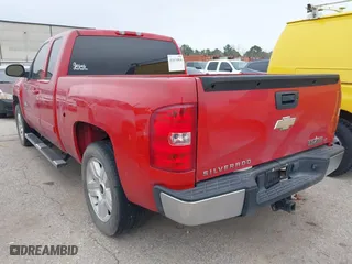 2008 Chevrolet Silverado 1500 LT w/1LT with VIN 2GCEC19J581317917, listed as a IAAI auction lot 41634804 with 129,305 mi miles. Bid and sale history available at carsss.com. Image 3.