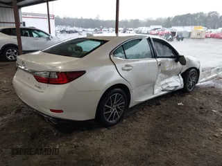 2018 Lexus ES with VIN 58ABK1GG8JU105203, listed as a IAAI auction lot 41764259 with 77,550 mi miles. Bid and sale history available at carsss.com. Image 4.