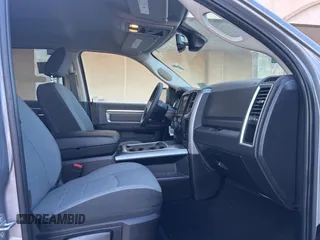 2023 Ram 1500 SLT z VIN 1C6RR6LG6PS533811, wystawiony jako Copart lot #49743065 z przebiegiem 10 320 mil mil oraz Czysty tytuł • Clean title. Historia ofert i sprzedaży dostępna na DreamBid. Obrazek 5.