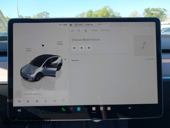2025 Tesla Model Y Long Range with VIN 7SAYGDED7SA376233, listed as a IAAI auction lot 41777876 with 70 mi miles and . Bid and sale history available at DreamBid. Image 18.