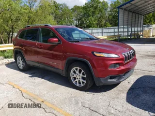 2015 Jeep Cherokee Latitude with VIN 1C4PJLCB9FW627800, listed as a Copart auction lot 56161195 with 213,821 mi miles and Clean Title. Bid and sale history available at DreamBid. Image 4.