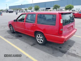 2000 Volvo V70 with VIN YV1LW56D1Y2658651, listed as a IAAI auction lot 42817100 with 146,666 mi miles and . Bid and sale history available at DreamBid. Image 3.