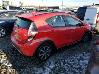 2019 Toyota Prius L z VIN JTDKDTB39K1625239, wystawiony jako Copart lot #84699104 z przebiegiem Nie podano mil oraz Szkoda całkowita • Salvage title. Historia ofert i sprzedaży dostępna na DreamBid. Obrazek 3.