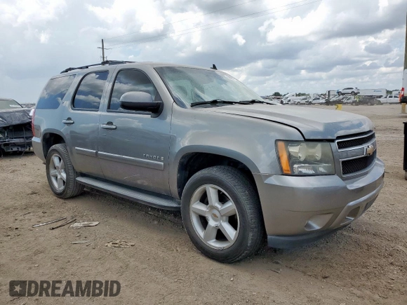 2008 Chevrolet Tahoe 3LT z VIN 1GNFC13008R275028, wystawiony jako Copart lot #62083755 z przebiegiem 196 299 mil mil oraz Czysty tytuł • Clean title. Historia ofert i sprzedaży dostępna na DreamBid. Obrazek 4.
