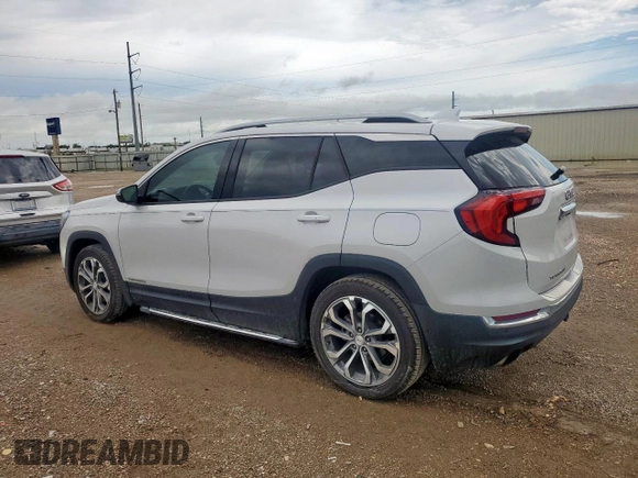 2020 GMC Terrain SLT z VIN 3GKALPEX1LL295440, wystawiony jako Copart lot #56428035 z przebiegiem 132 303 mil mil oraz Czysty tytuł • Clean title. Historia ofert i sprzedaży dostępna na DreamBid. Obrazek 2.