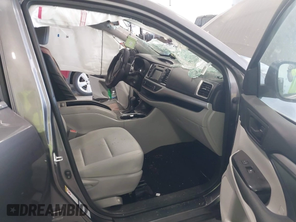 2017 Toyota Highlander LE with VIN 5TDBZRFH8HS386143, listed as a IAAI auction lot 42233604 with 44,507 mi miles and . Bid and sale history available at DreamBid. Image 5.