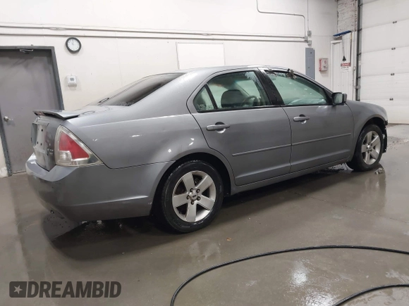 2007 Ford Fusion SE with VIN 3FAHP01147R225172, listed as a IAAI auction lot 41046047 with 188,076 mi miles. Bid and sale history available at carsss.com. Image 4.
