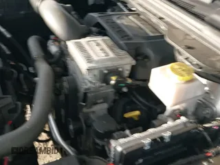 2020 Ram 1500 Laramie z VIN 1C6SRFJT3LN355172, wystawiony jako IAAI lot #43201374 z przebiegiem 39 969 mil mil oraz . Historia ofert i sprzedaży dostępna na DreamBid. Obrazek 19.