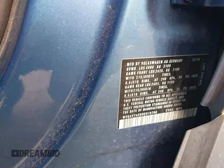 2017 Volkswagen Tiguan S z VIN WVGAV7AX8HK019708, wystawiony jako IAAI lot #42208963 z przebiegiem 95 374 mil mil oraz . Historia ofert i sprzedaży dostępna na DreamBid. Obrazek 9.