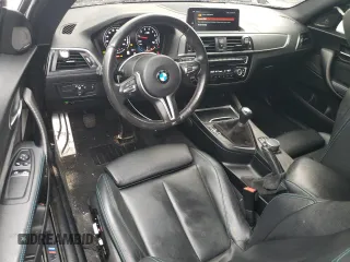 2018 BMW M2 z VIN WBS1J5C54J7B70369, wystawiony jako Copart lot #47759695 z przebiegiem 51 189 mil mil oraz Szkoda całkowita • Salvage title. Historia ofert i sprzedaży dostępna na DreamBid. Obrazek 8.