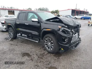 2024 GMC Canyon 4WD Denali with VIN 1GTP6FEK8R1133039, listed as a IAAI auction lot 41398204 with 7,735 mi miles and . Bid and sale history available at carsss.com. Image 1.