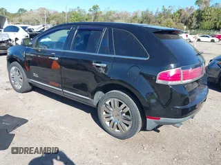 2009 Lincoln MKX z VIN 2LMDU68C29BJ05870, wystawiony jako IAAI lot #41732538 z przebiegiem 94 227 mil mil oraz . Historia ofert i sprzedaży dostępna na DreamBid. Obrazek 3.