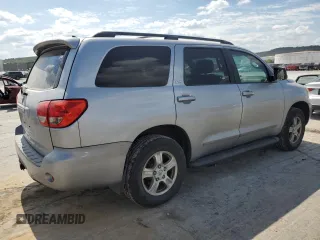 2011 Toyota Sequoia SR5 with VIN 5TDZM5G15BS002852, listed as a Copart auction lot 72257544 with 198,584 mi miles and Salvage Title. Bid and sale history available at carsss.com. Image 3.