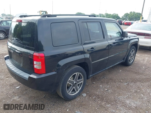 2008 Jeep Patriot Sport z VIN 1J8FT28W18D732298, wystawiony jako IAAI lot #42541347 z przebiegiem 121 615 mil mil oraz . Historia ofert i sprzedaży dostępna na DreamBid. Obrazek 4.