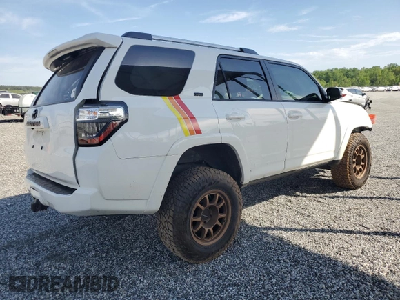 2022 Toyota 4Runner SR5 with VIN JTEMU5JR0N6009135, listed as a Copart auction lot 53543675 with 35,780 mi miles and Salvage title. Bid and sale history available at DreamBid. Image 3.
