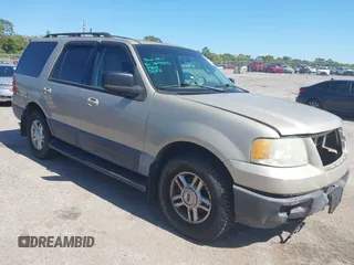 2005 Ford Expedition Special Service z VIN 1FMPU16525LB02834, wystawiony jako IAAI lot #42054876 z przebiegiem 105 577 mil mil oraz . Historia ofert i sprzedaży dostępna na DreamBid. Obrazek 1.