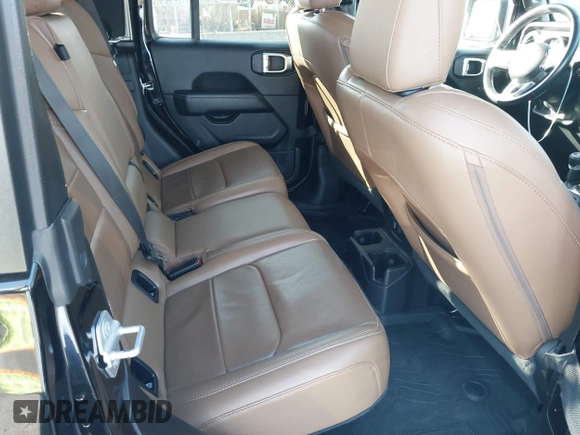 2020 Jeep Gladiator Overland with VIN 1C6HJTFG7LL139980, listed as a IAAI auction lot 40713794 with 33,560 mi miles and . Bid and sale history available at DreamBid. Image 8.