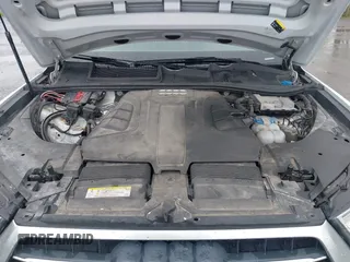 2017 Audi Q7 Premium Plus with VIN WA1LAAF78HD033170, listed as a IAAI auction lot 42212382 with 101,904 mi miles. Bid and sale history available at carsss.com. Image 10.