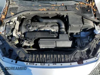 2015 Volvo V60 z VIN YV1612SD8F1212533, wystawiony jako Copart lot #84704784 z przebiegiem 150 988 mil mil oraz Czysty tytuł • Clean title. Historia ofert i sprzedaży dostępna na DreamBid. Obrazek 12.