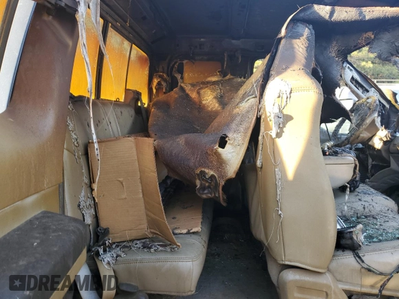 2008 Ford F-350 XL with VIN 1FTWX31R88EA33489, listed as a Copart auction lot 81902834 with Not Provided miles and Salvage Title. Bid and sale history available at DreamBid. Image 10.