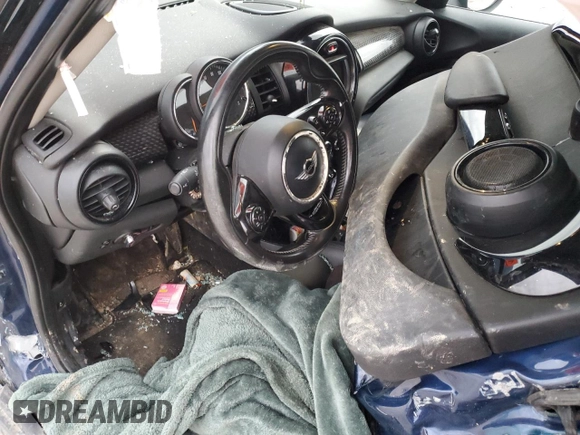 2017 MINI Hardtop 4 Door Cooper S z VIN WMWXU3C58H2D31839, wystawiony jako Copart lot #85902094 z przebiegiem Nie podano mil oraz Nie do naprawy • Non repairable. Historia ofert i sprzedaży dostępna na DreamBid. Obrazek 8.
