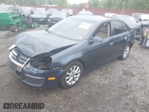2010 Volkswagen Jetta Limited Edition z VIN 3VWAZ7AJ5AM155049, wystawiony jako IAAI lot #42276777 z przebiegiem 88 699 mil mil oraz . Historia ofert i sprzedaży dostępna na DreamBid. Obrazek 18.