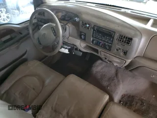2000 Ford F-350 XL with VIN 1FTSF31F1YEE04323, listed as a Copart auction lot 46027985 with 191,682 mi miles and Salvage Title. Bid and sale history available at DreamBid. Image 8.