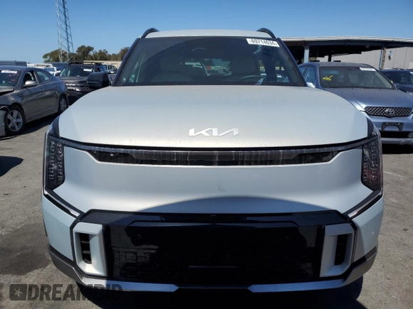 2024 Kia EV9 GT-Line with VIN KNDAEFS50R6021099, listed as a Copart auction lot 69714034 with 10,789 mi miles and Salvage Title. Bid and sale history available at carsss.com. Image 5.
