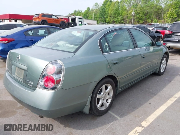 2006 Nissan Altima 2.5 S with VIN 1N4AL11D66C140098, listed as a IAAI auction lot 42099065 with 235,405 mi miles. Bid and sale history available at carsss.com. Image 4.