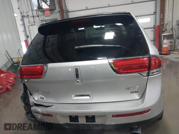 2014 Lincoln MKX with VIN 2LMDJ8JK7EBL16661, listed as a IAAI auction lot 41595967 with 77,868 mi miles. Bid and sale history available at carsss.com. Image 17.
