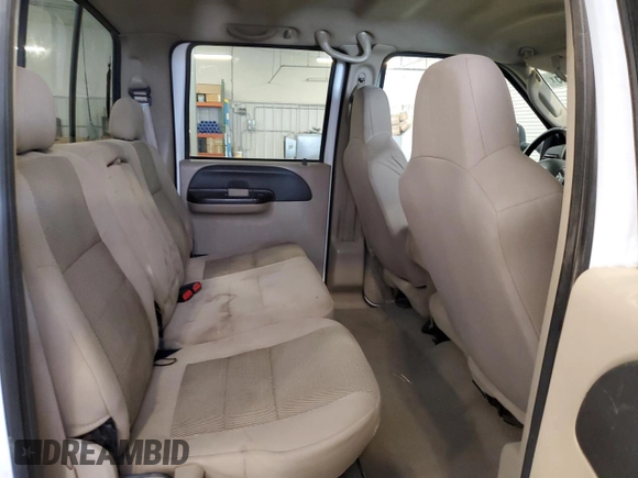 2005 Ford F-350 XL z VIN 1FTWW31P25EC64594, wystawiony jako Copart lot #61291725 z przebiegiem 209 965 mil mil oraz Czysty tytuł • Clean title. Historia ofert i sprzedaży dostępna na DreamBid. Obrazek 10.