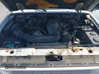 1994 Ford Explorer Eddie Bauer z VIN 1FMDU34X4RUB96329, wystawiony jako IAAI lot #42105903 z przebiegiem 52 719 mil mil oraz . Historia ofert i sprzedaży dostępna na DreamBid. Obrazek 10.