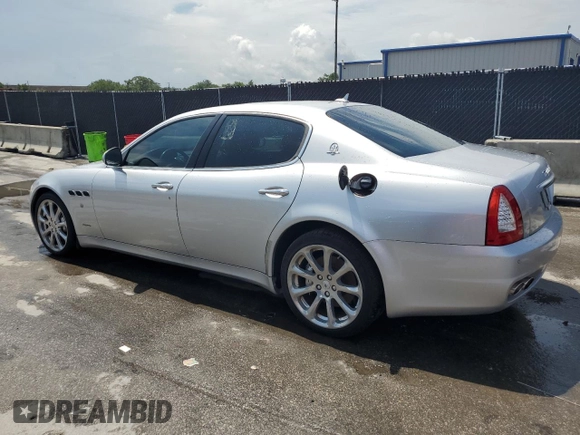 2009 Maserati Quattroporte z VIN ZAMFK39A190043806, wystawiony jako Copart lot #59159025 z przebiegiem 74 106 mil mil oraz Czysty tytuł • Clean title. Historia ofert i sprzedaży dostępna na DreamBid. Obrazek 2.